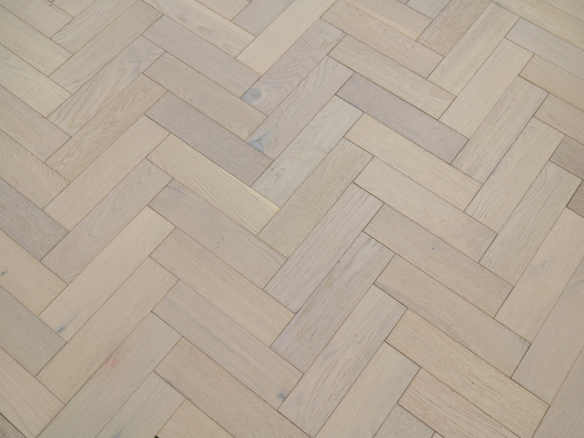 Timbercraft Herringbone Engineered Oak Parquet Flooring, White, Brushed & Oiled, 80x3x300 Mm image